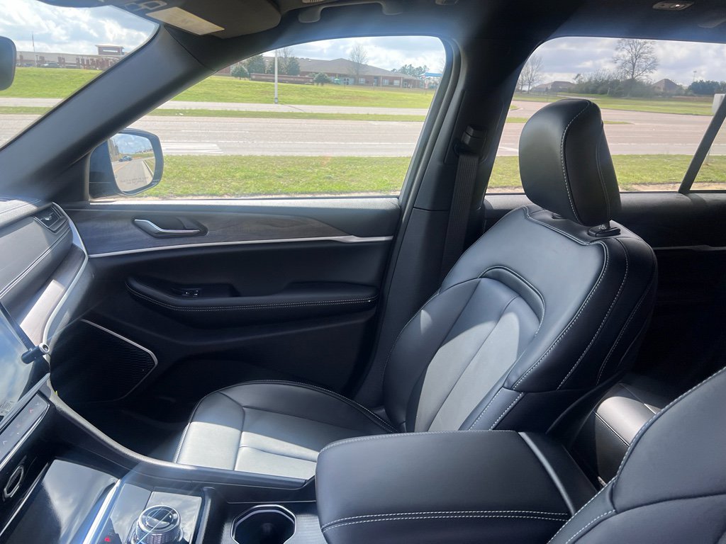 New 2026 Jeep Grand Cherokee Limited w/ Limited Altitude Package RWD image 20