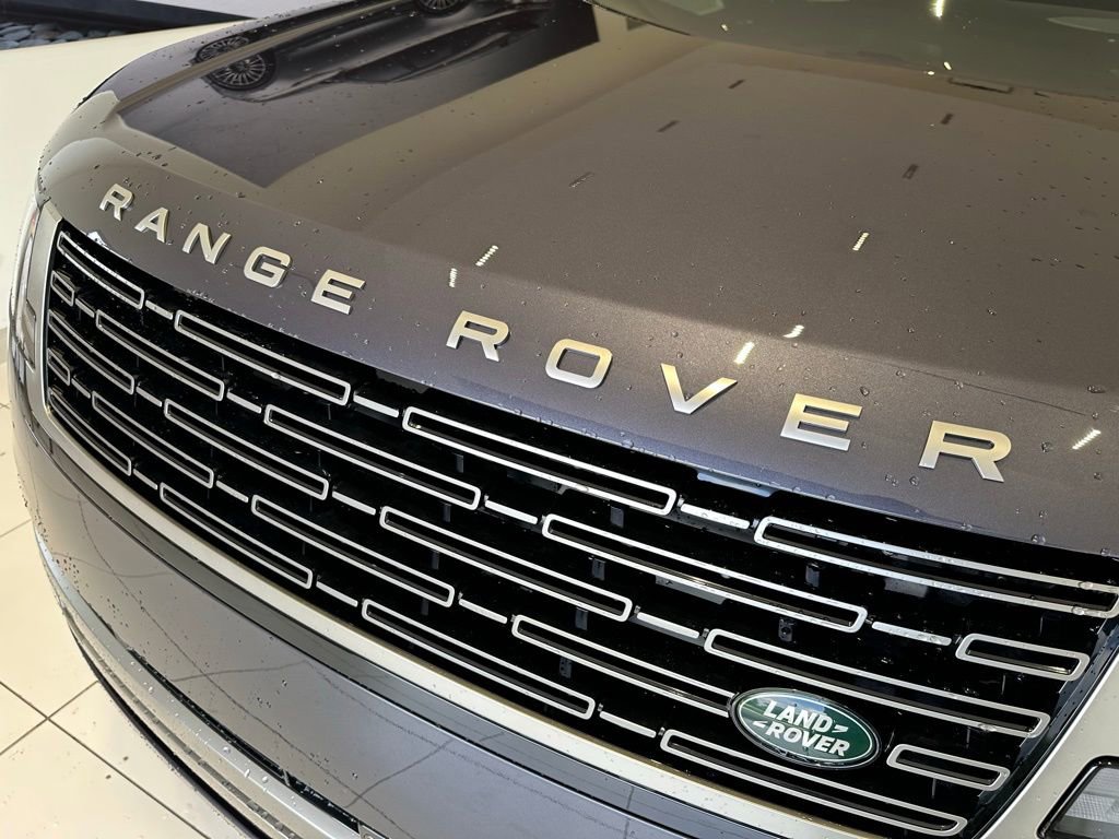 New 2025 Land Rover Range Rover Autobiography AWD/4WD image 9