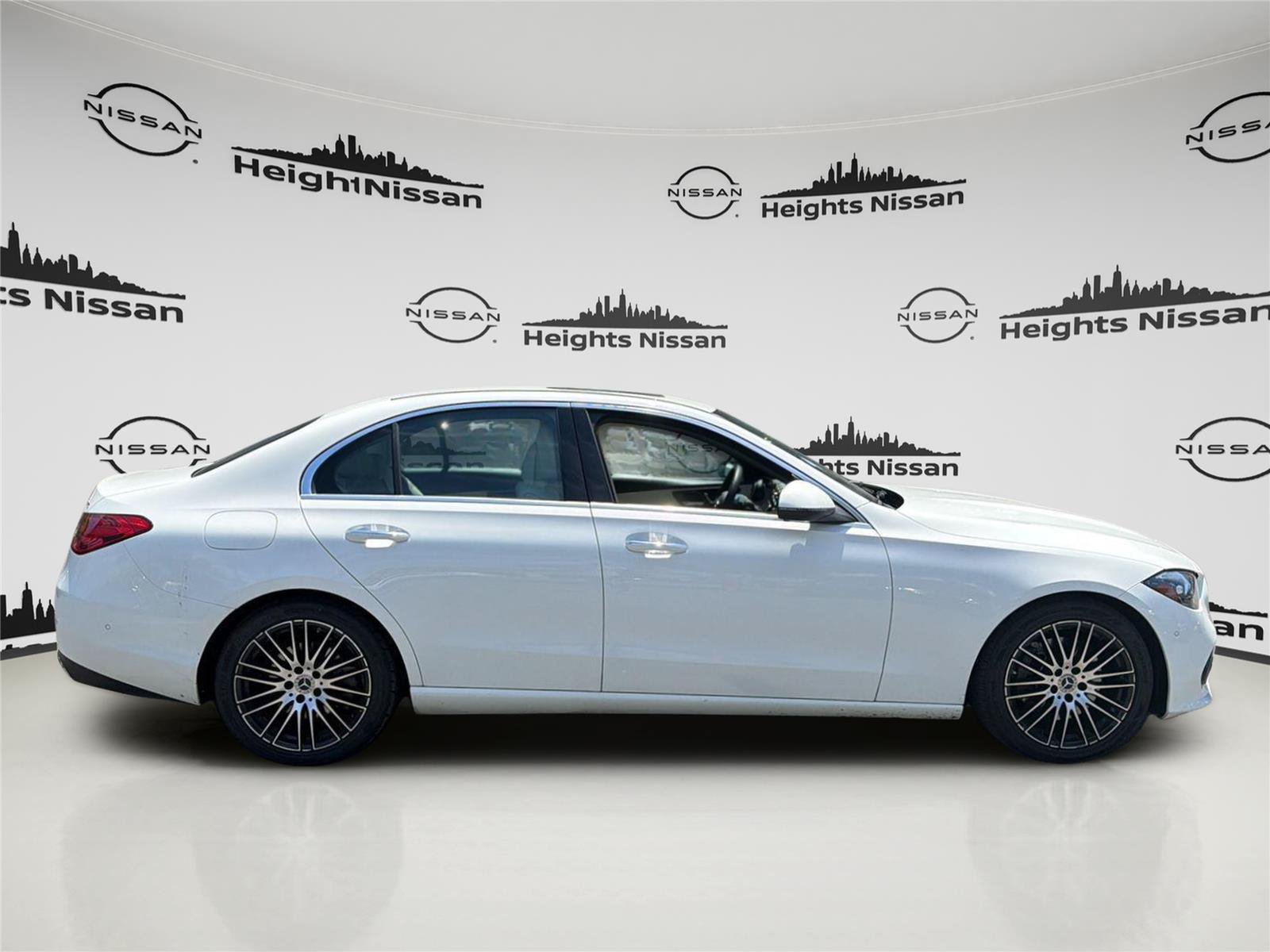 Used 2025 Mercedes-Benz C 300 4MATIC Sedan image 5