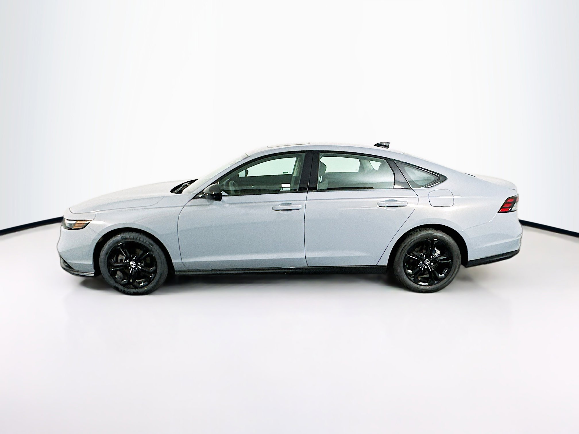 Used 2025 Honda Accord SE image 4