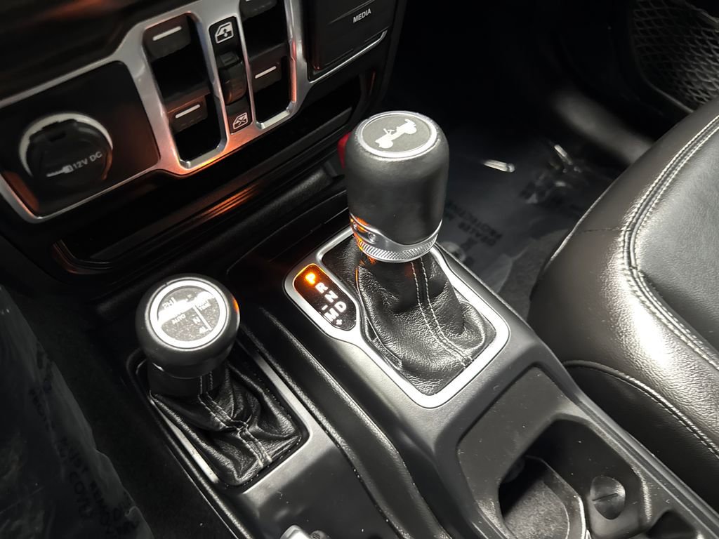 Used 2022 Jeep Wrangler Unlimited Sahara w/ Cold Weather Group image 68