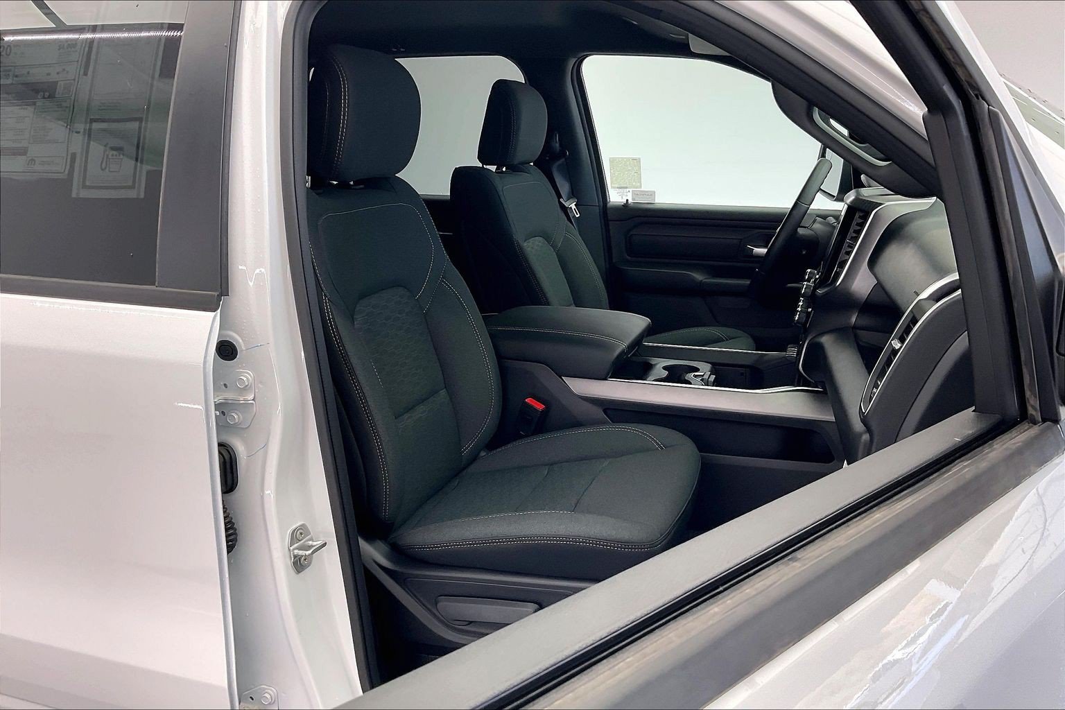 New 2026 RAM 1500 Express AWD/4WD image 9