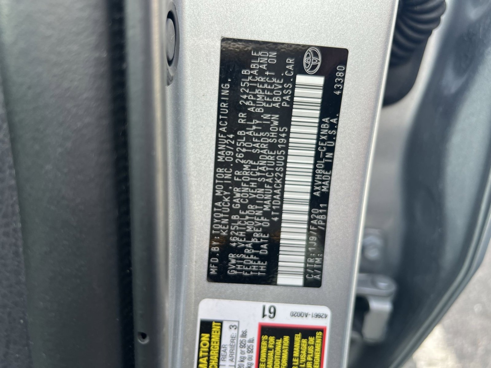 Used 2025 Toyota Camry LE image 25