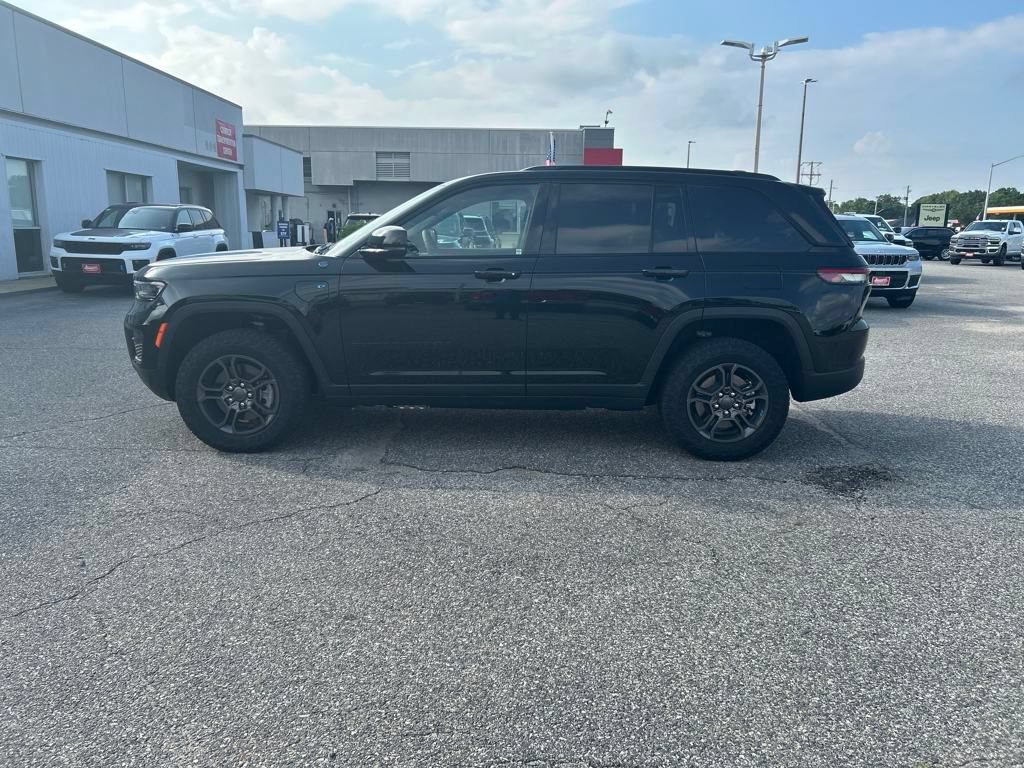 New 2024 Jeep Grand Cherokee Trailhawk w/ Luxury Tech Group III AWD/4WD video 3