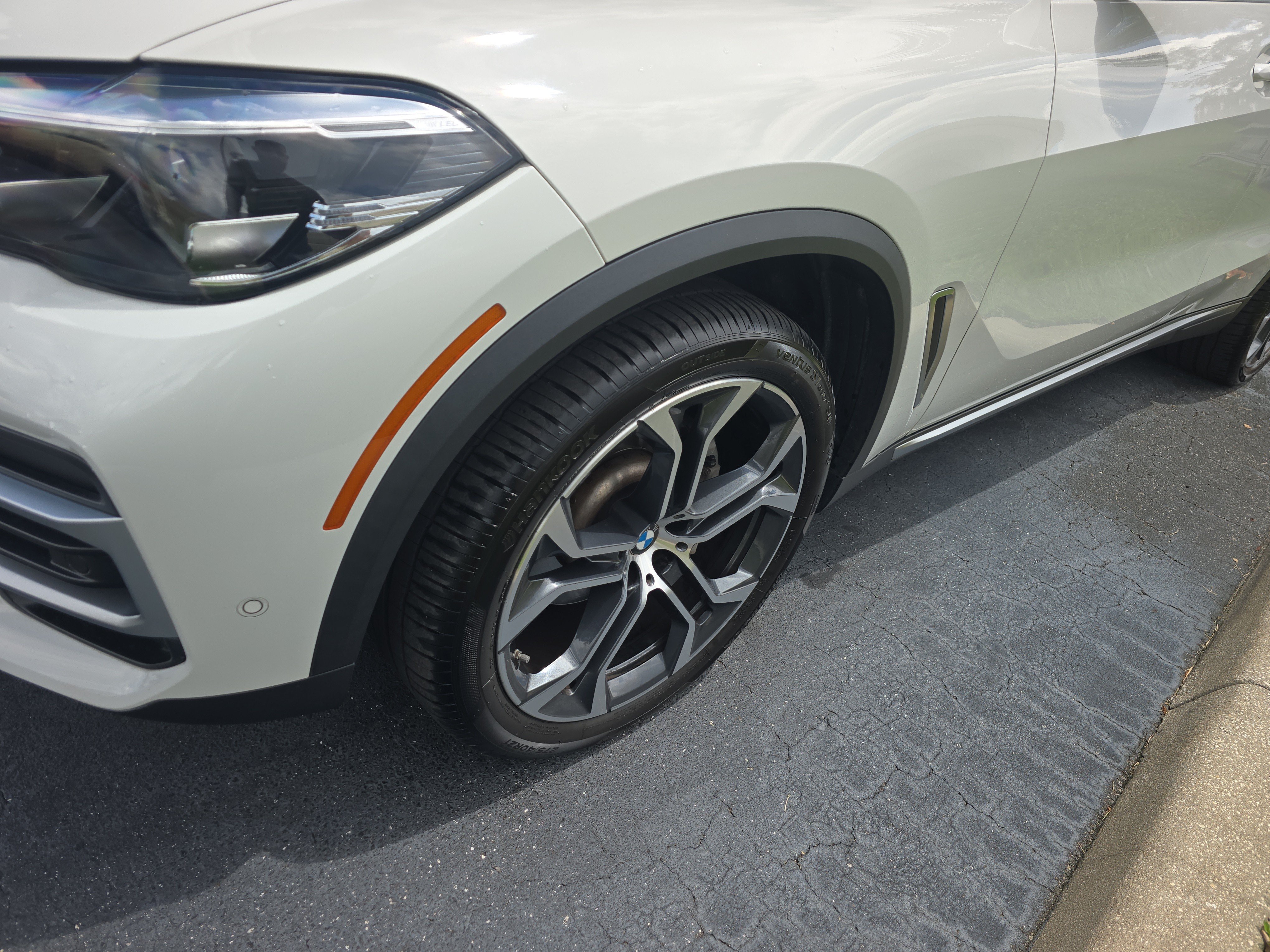 Certified 2023 BMW X5 sDrive40i w/ Climate Comfort Package RWD image 4