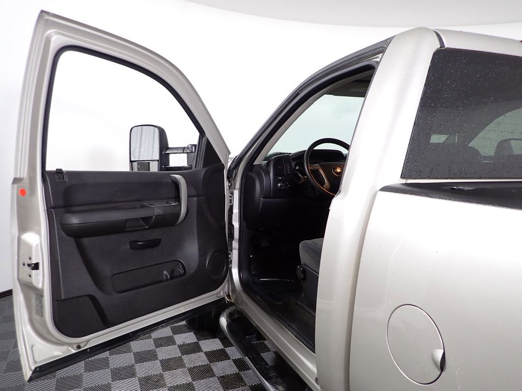 Used 2007 Chevrolet Silverado 2500 LT w/ Suspension Package, Off-Road AWD/4WD image 22