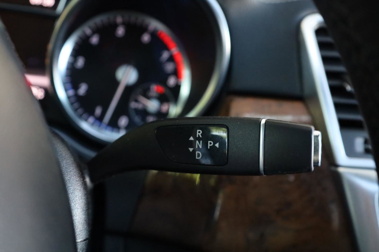 Used 2013 Mercedes-Benz ML 550 4MATIC image 35