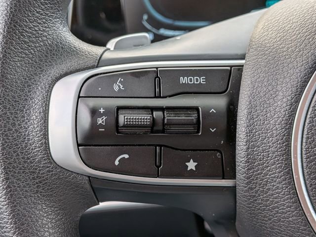 Used 2025 Kia Sportage LX FWD image 13