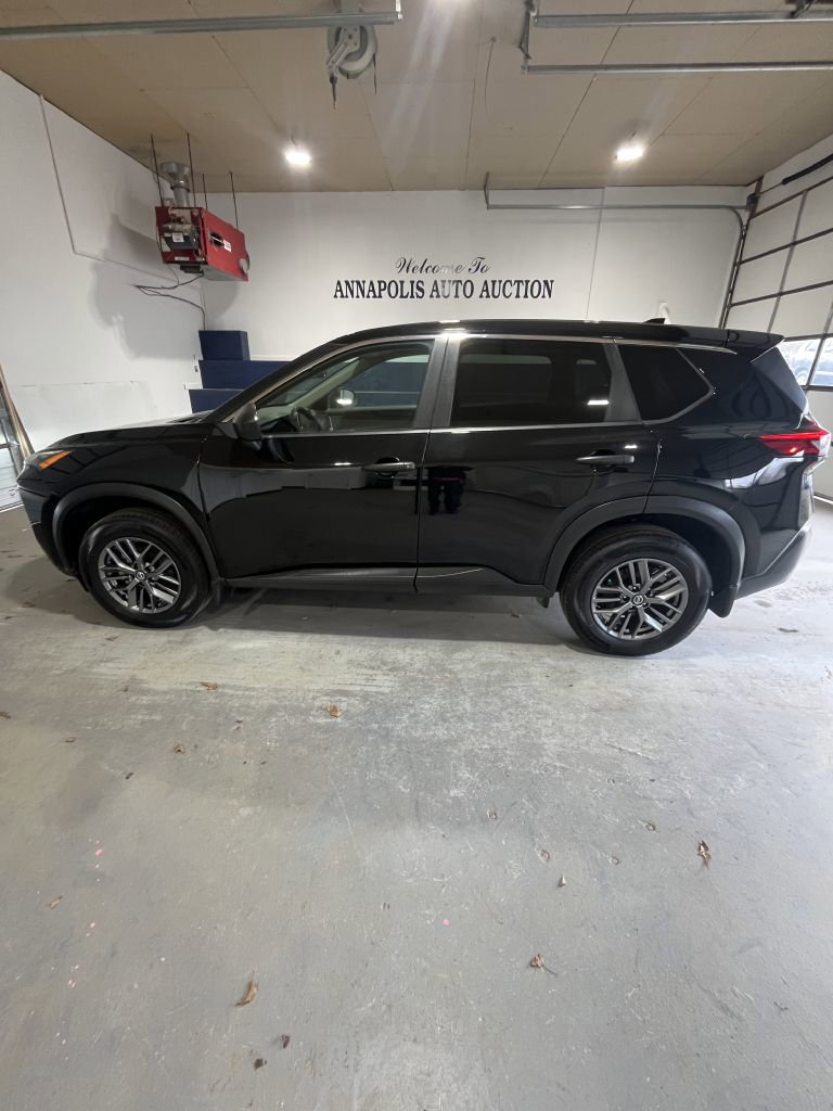 Used 2021 Nissan Rogue S image 1