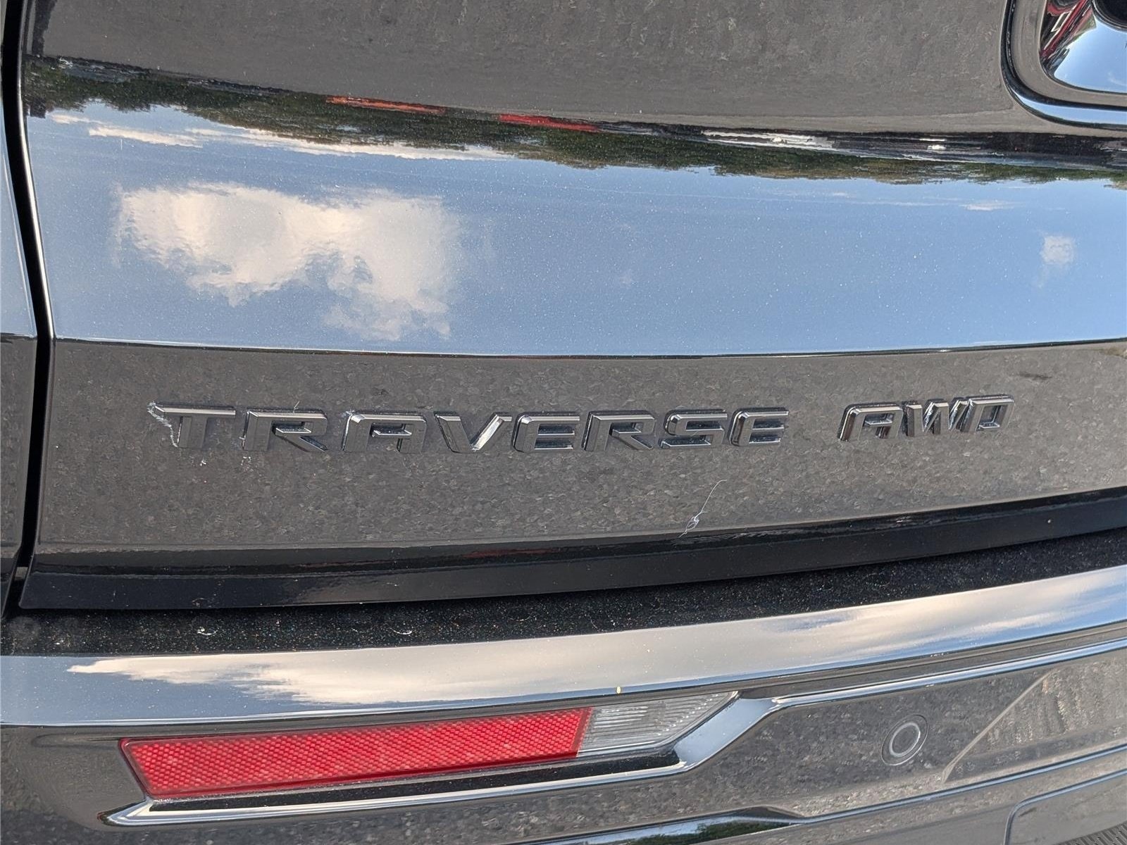 Used 2024 Chevrolet Traverse RS w/ LPO, Floor Liner Package AWD/4WD image 9