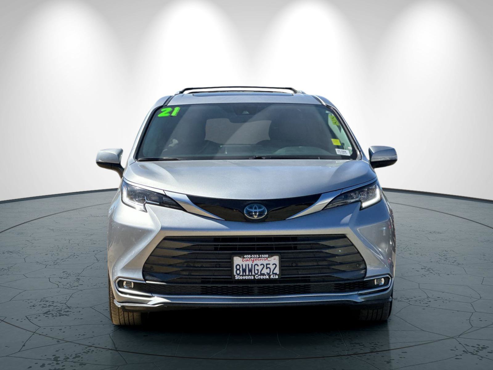 Used 2021 Toyota Sienna Limited FWD image 9
