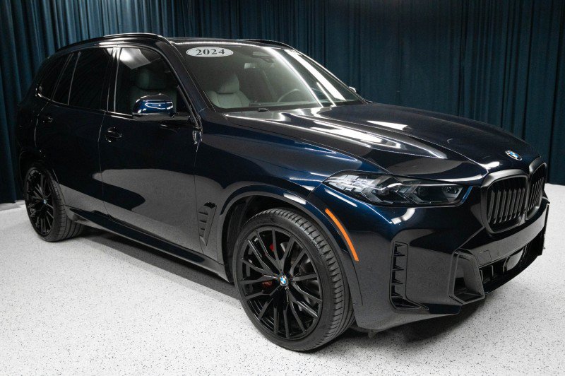 Used 2024 BMW X5 xDrive40i w/ M Sport Package AWD/4WD image 3