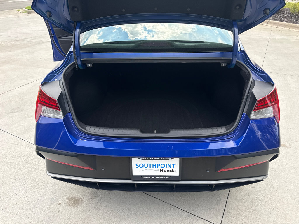 Used 2024 Hyundai Elantra Limited FWD image 33