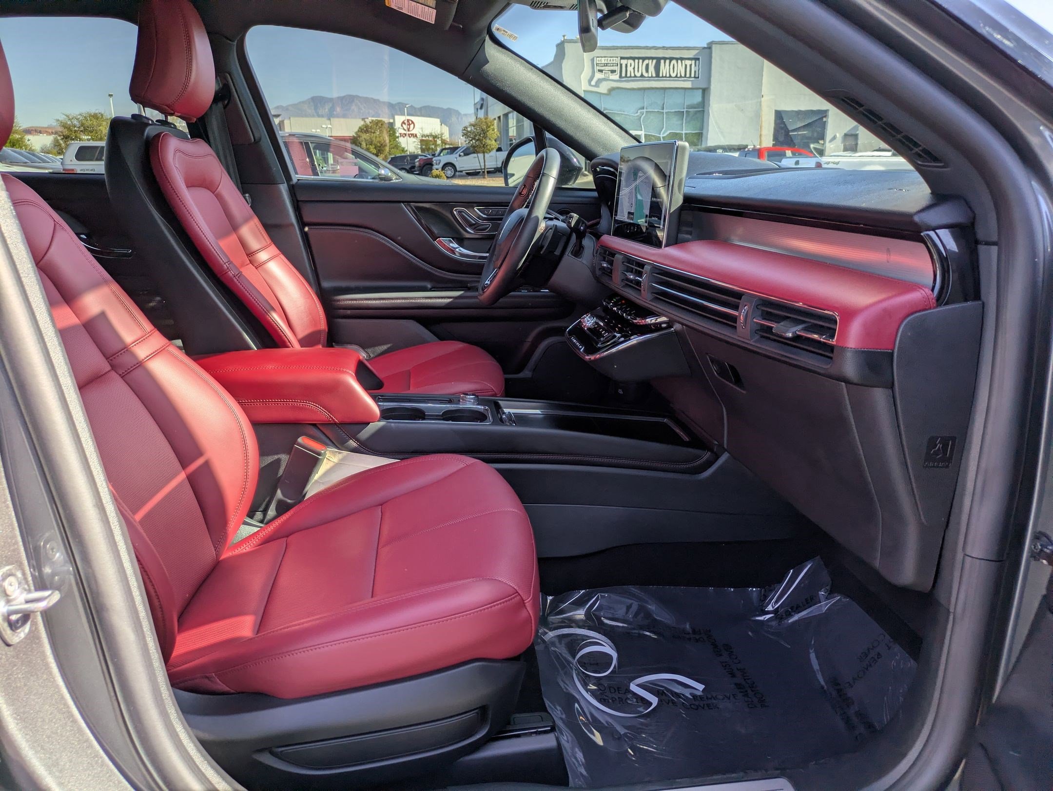 Used 2025 Lincoln Corsair Grand Touring w/ Equipment Group 302A image 32