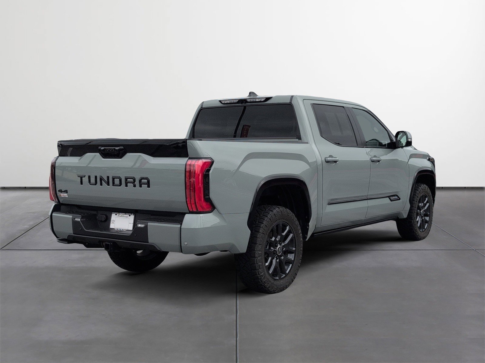 Used 2024 Toyota Tundra Platinum AWD/4WD image 5