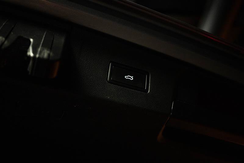 Used 2024 Volkswagen Atlas SE FWD image 8
