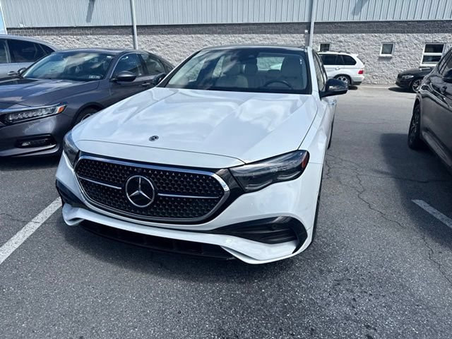 Used 2024 Mercedes-Benz E 350 4MATIC Sedan image 3