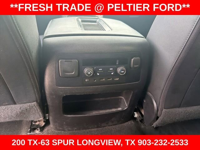 Used 2017 Chevrolet Suburban Premier RWD image 17