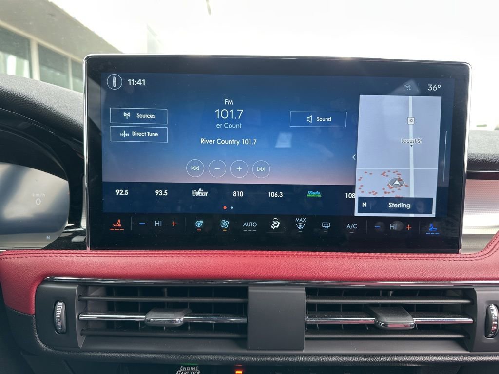 Used 2025 Lincoln Corsair Reserve w/ Jet Appearance Package image 34