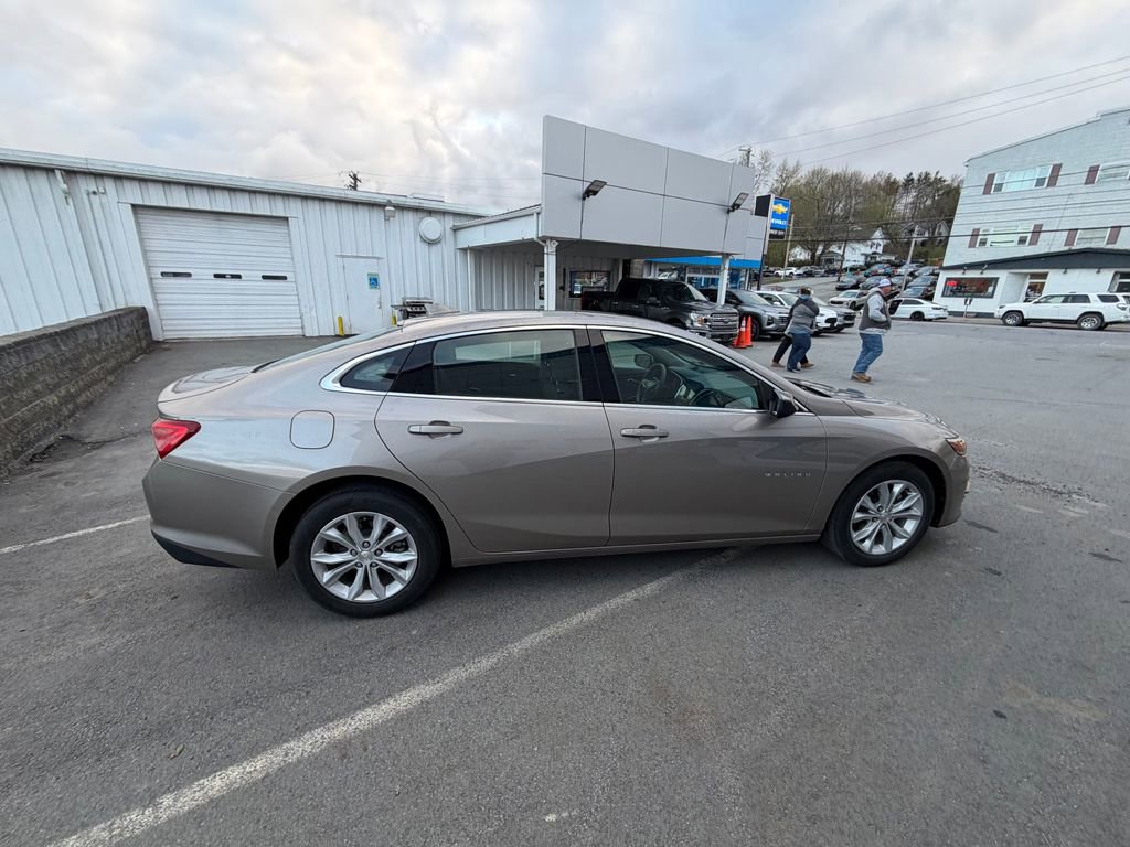 Used 2025 Chevrolet Malibu LT FWD image 6