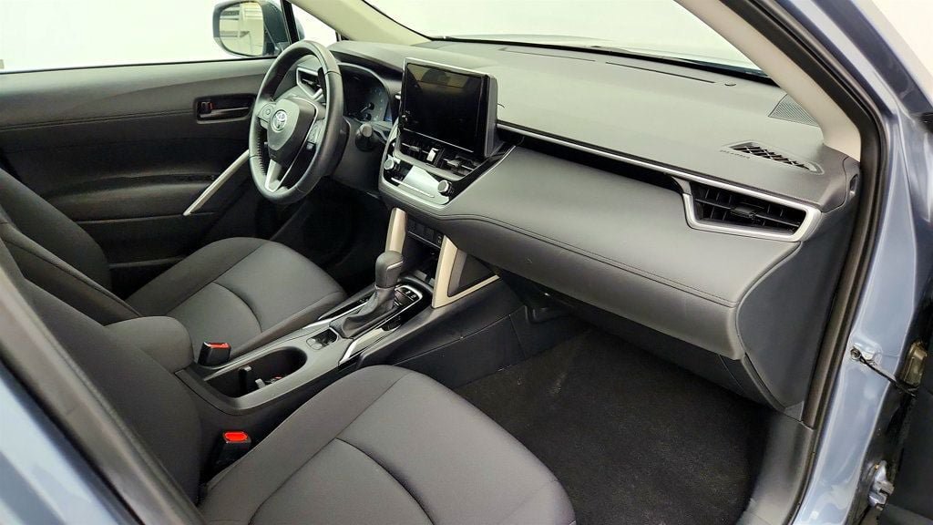 Used 2024 Toyota Corolla Cross LE FWD image 22