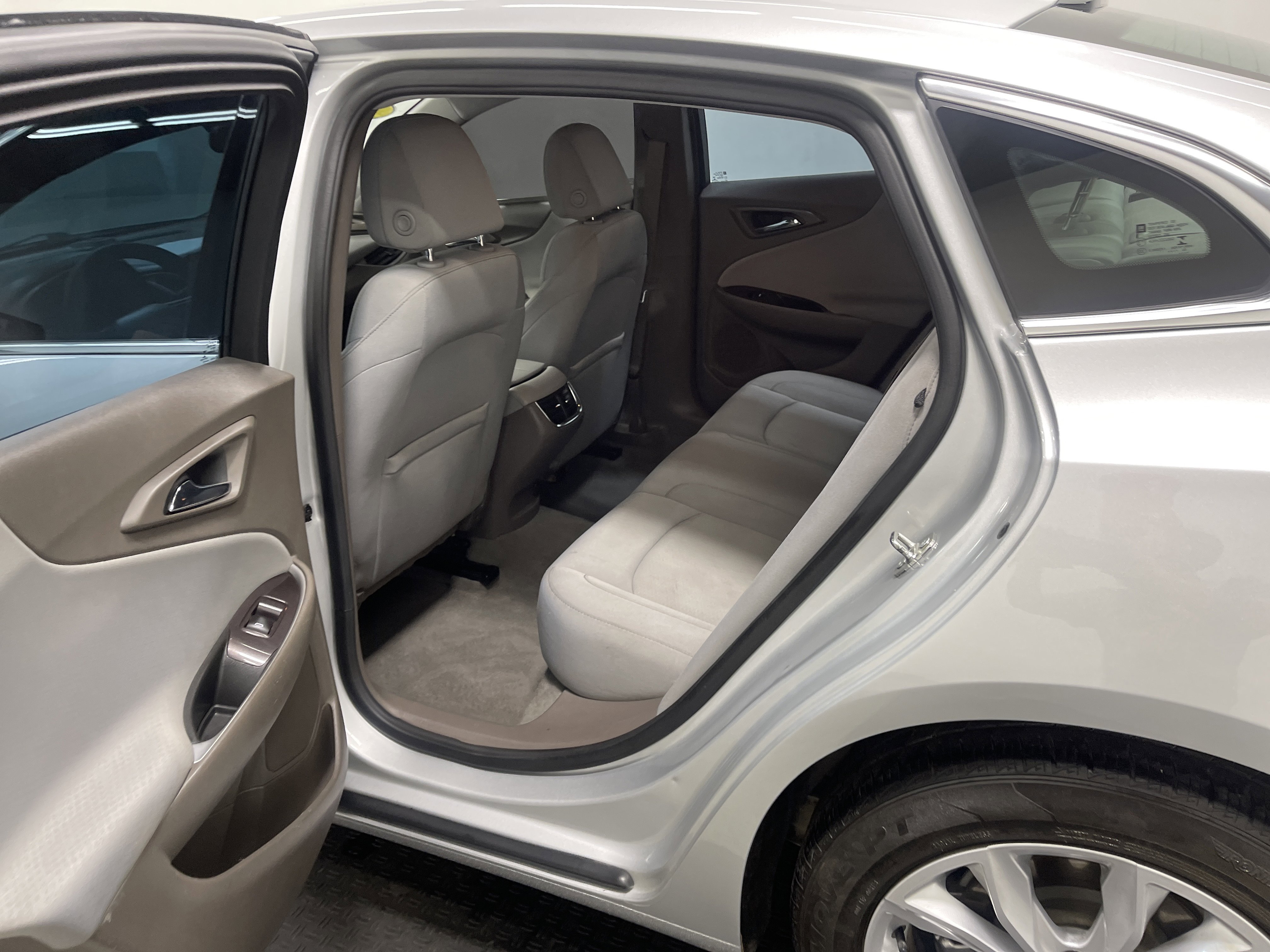 Used 2022 Chevrolet Malibu LT image 13