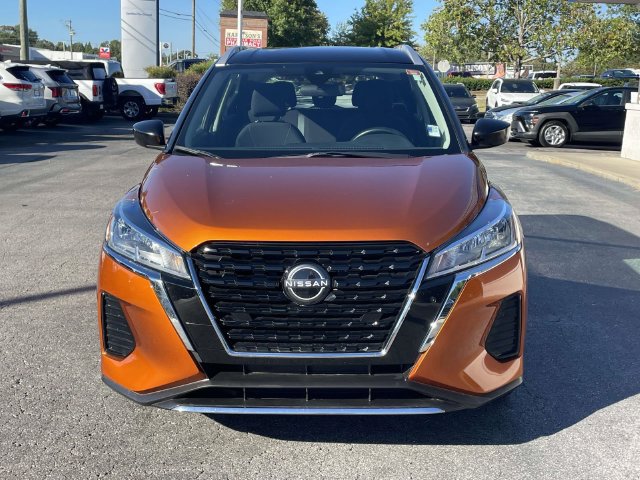 Used 2023 Nissan Kicks SV FWD image 2