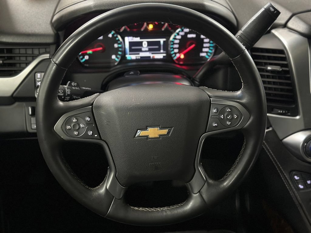 Used 2015 Chevrolet Suburban LTZ RWD image 4