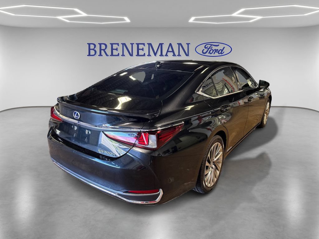 Used 2020 Lexus ES 300h w/ Luxury Package FWD image 6