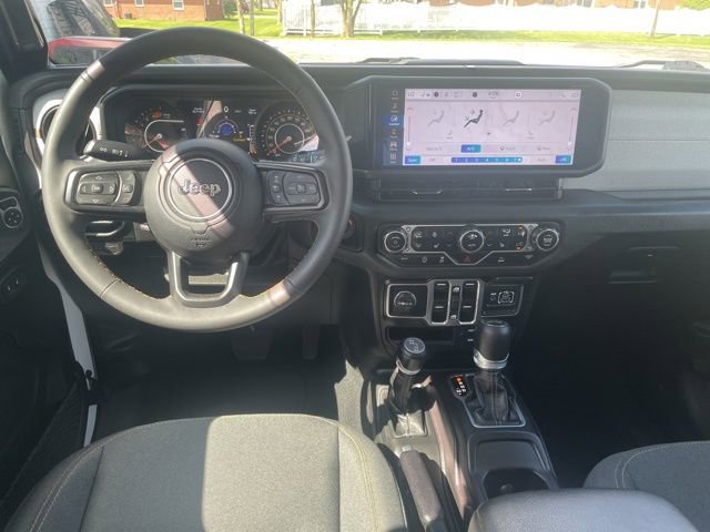 Used 2024 Jeep Wrangler Unlimited Sport AWD/4WD image 3