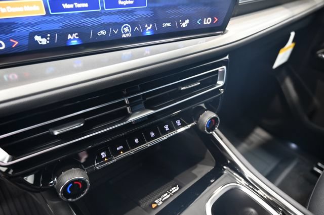 New 2026 Chevrolet Traverse LT w/ Driver Confidence Package FWD image 18