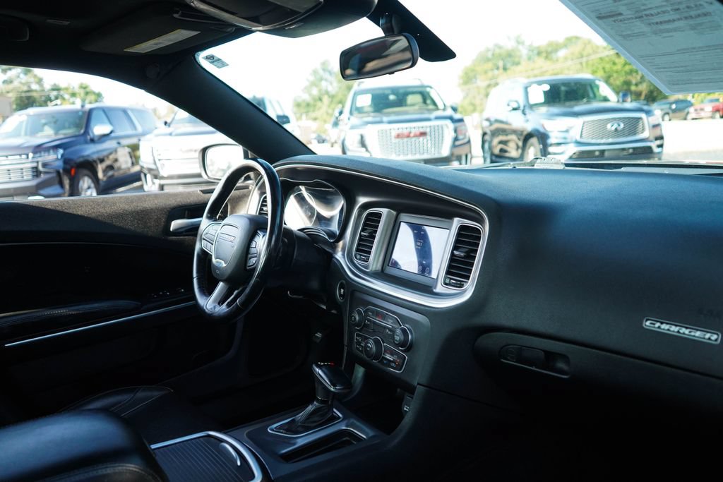 Used 2020 Dodge Charger SXT w/ Leather Interior Group RWD image 14