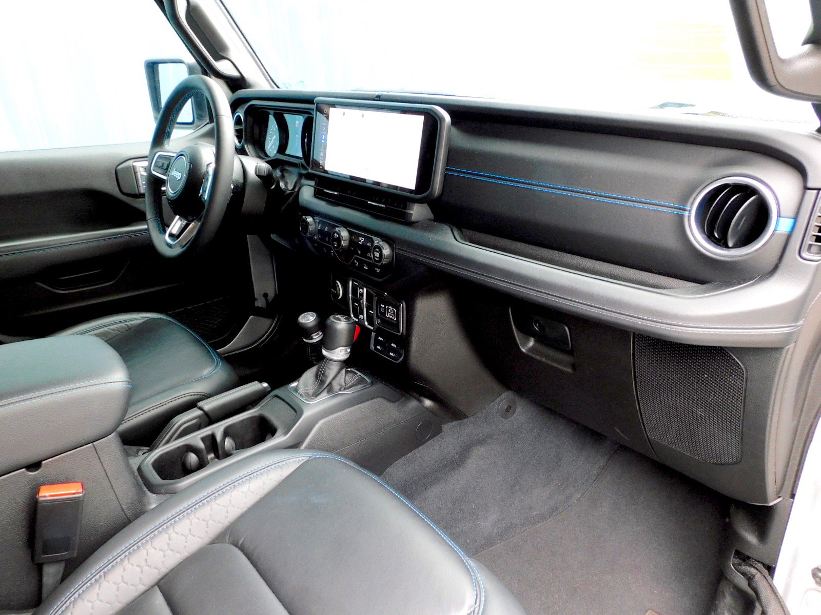 Used 2024 Jeep Wrangler High Altitude AWD/4WD image 20