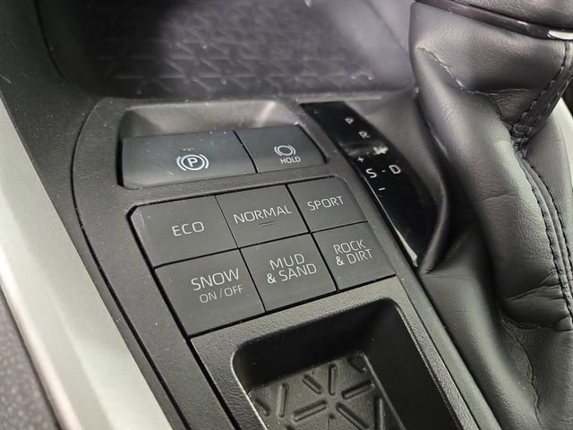 Used 2025 Toyota RAV4 XLE image 26
