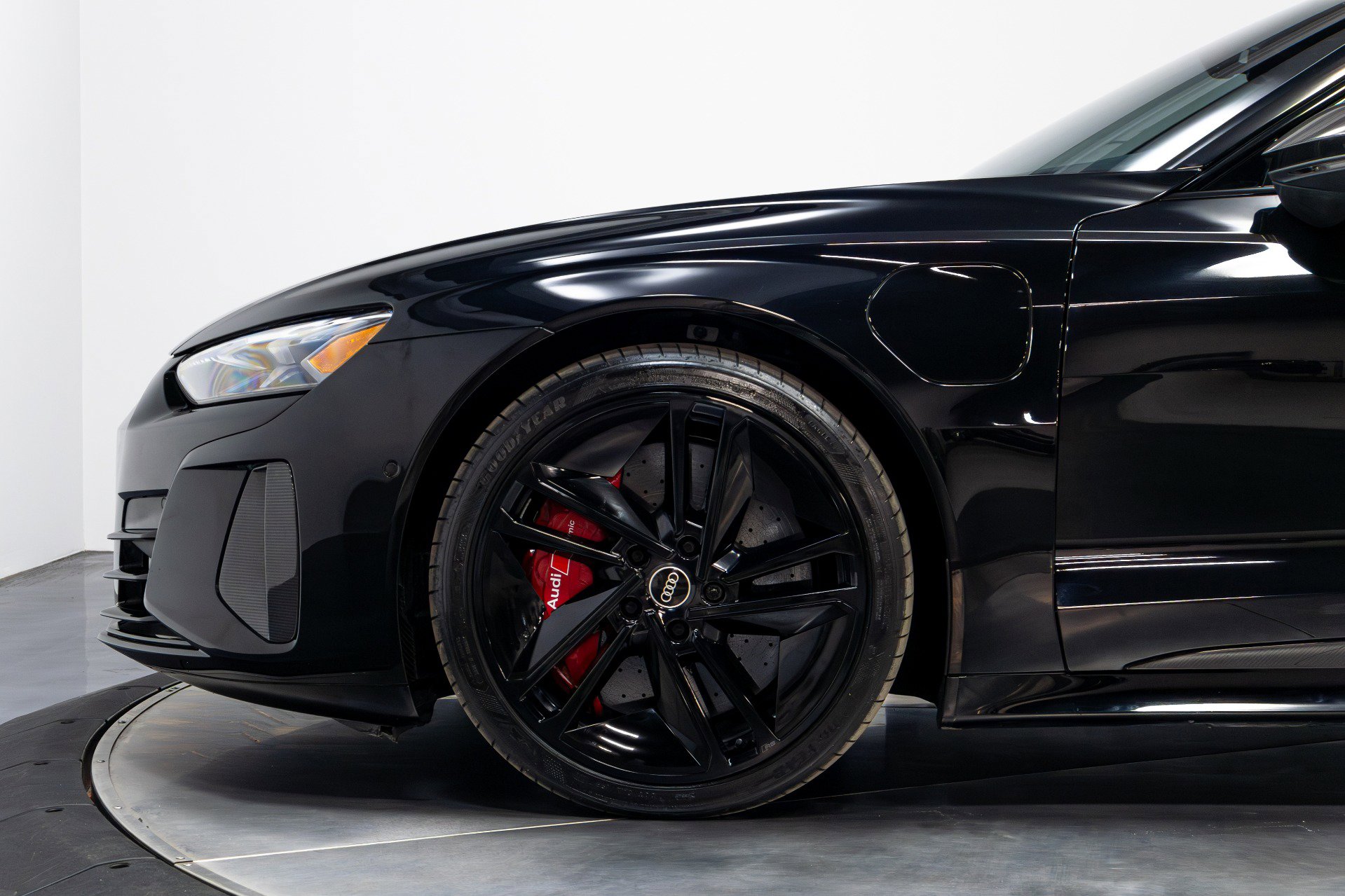 Used 2023 Audi RS e-tron GT image 38