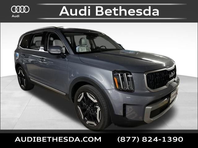 Used 2023 Kia Telluride EX w/ EX Captain's Chair Package