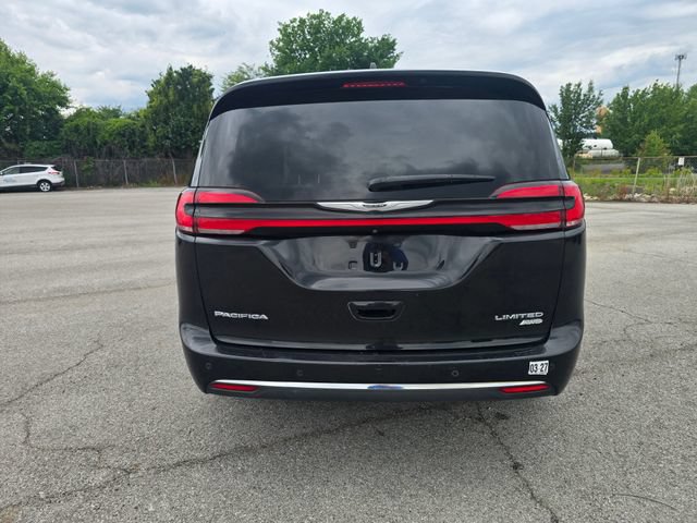 Used 2021 Chrysler Pacifica Limited w/ Premium & Safety Sphere Group AWD/4WD image 4