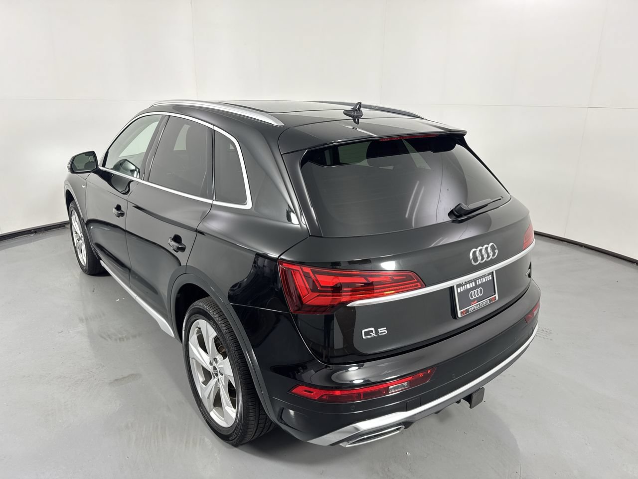Used 2023 Audi Q5 2.0T Premium Plus w/ Premium Plus Package AWD/4WD image 32