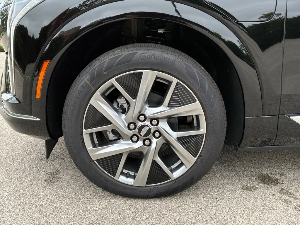 New 2027 Cadillac Optiq Luxury AWD/4WD image 12