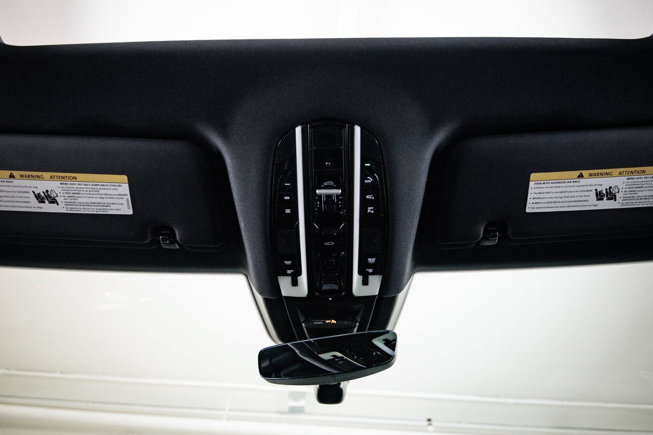 Certified 2023 Porsche Cayenne AWD/4WD image 20