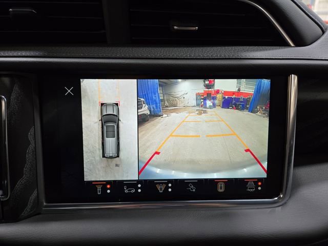 Used 2024 GMC Yukon XL Denali w/ Advanced Technology Package image 30