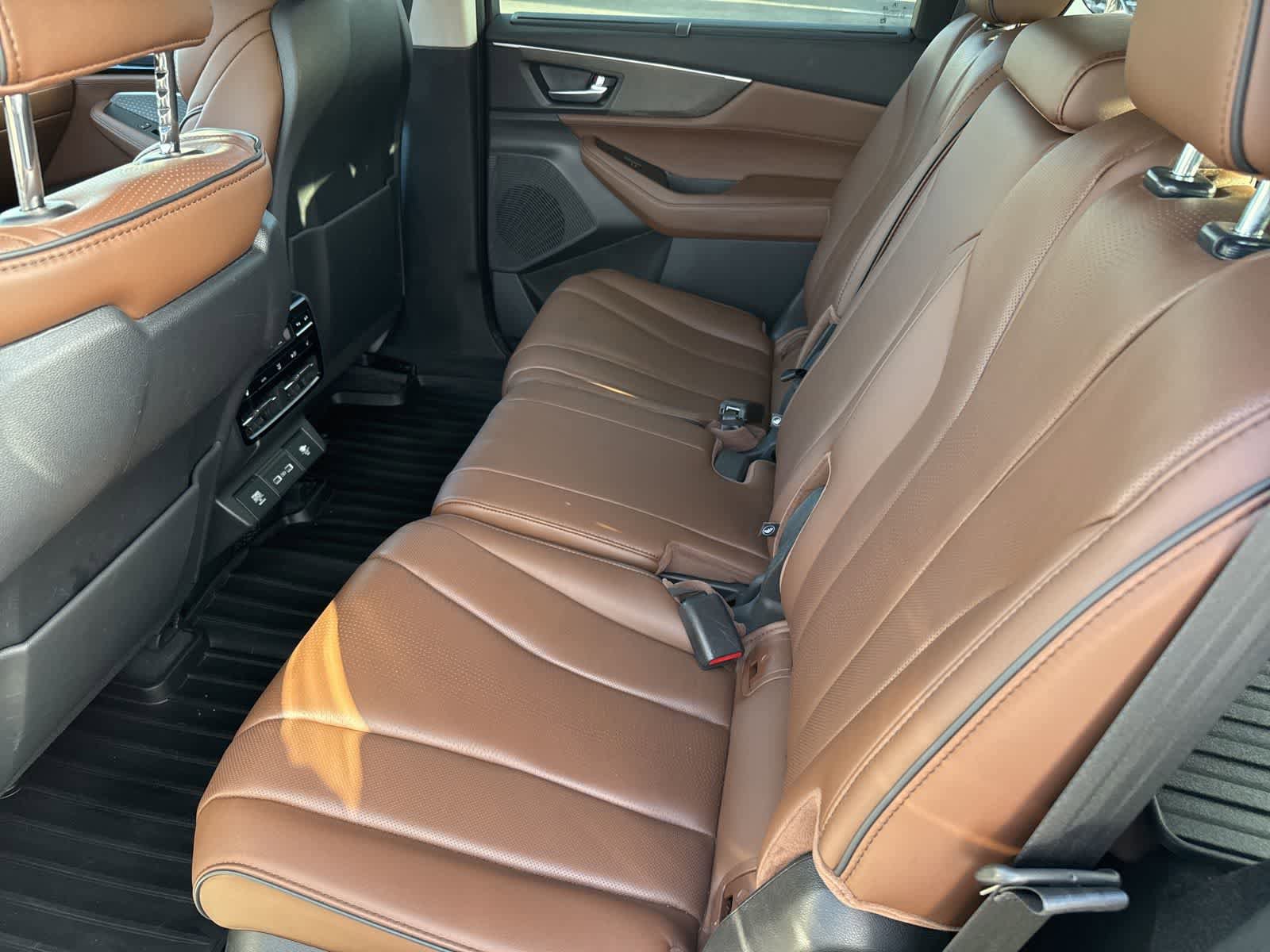 Used 2023 Acura MDX SH-AWD w/ Advance Package image 4