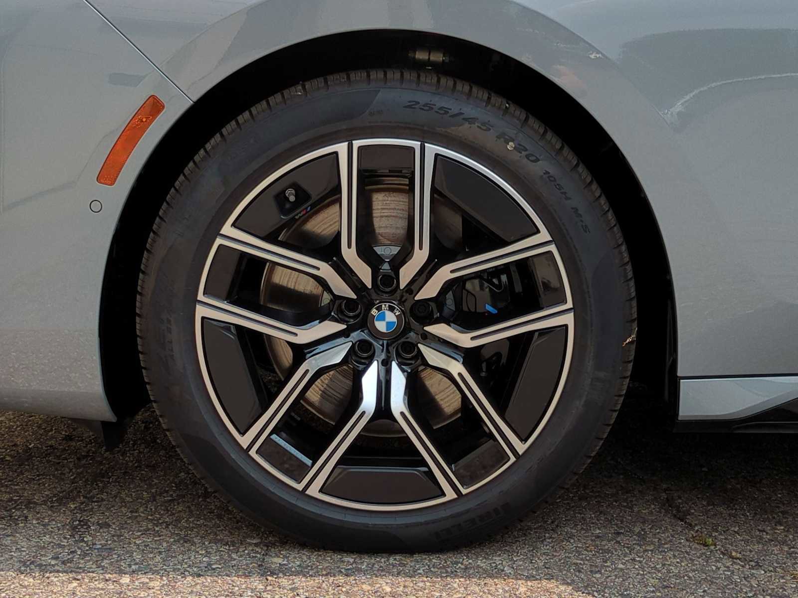 New 2025 BMW 740i xDrive AWD/4WD image 14