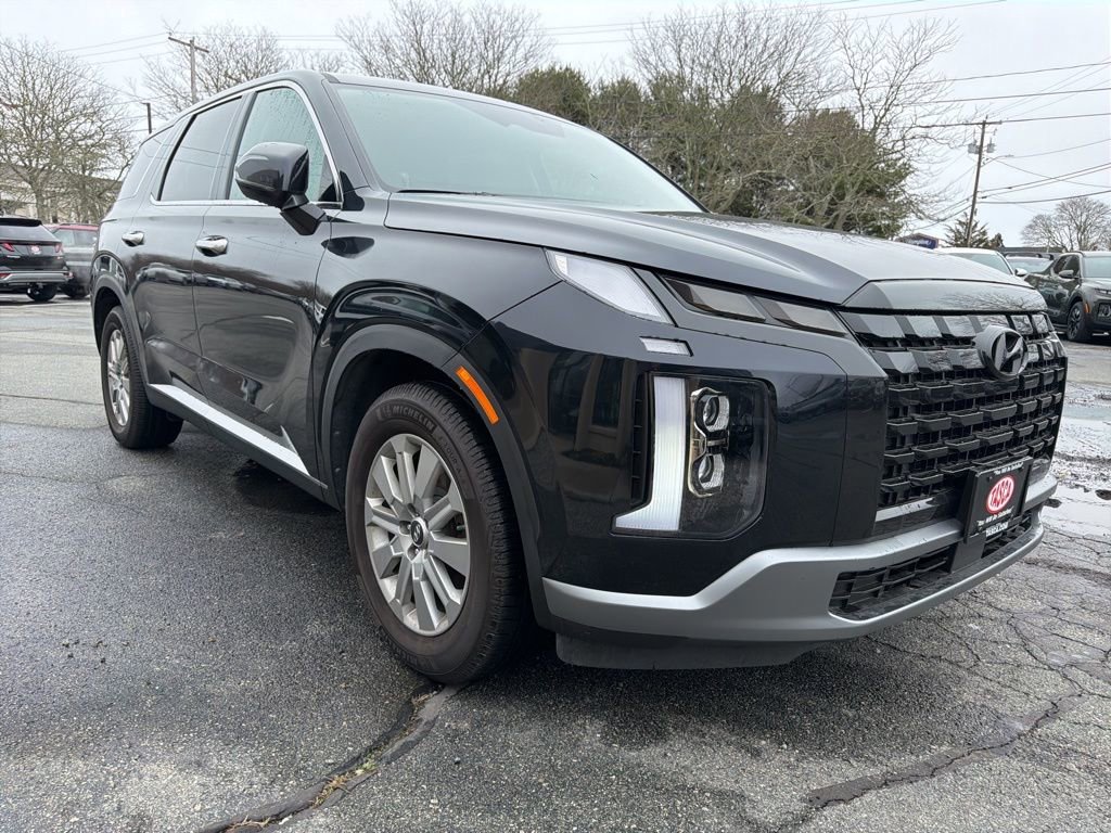 Used 2023 Hyundai Palisade SE w/ Cargo Package AWD/4WD image 3