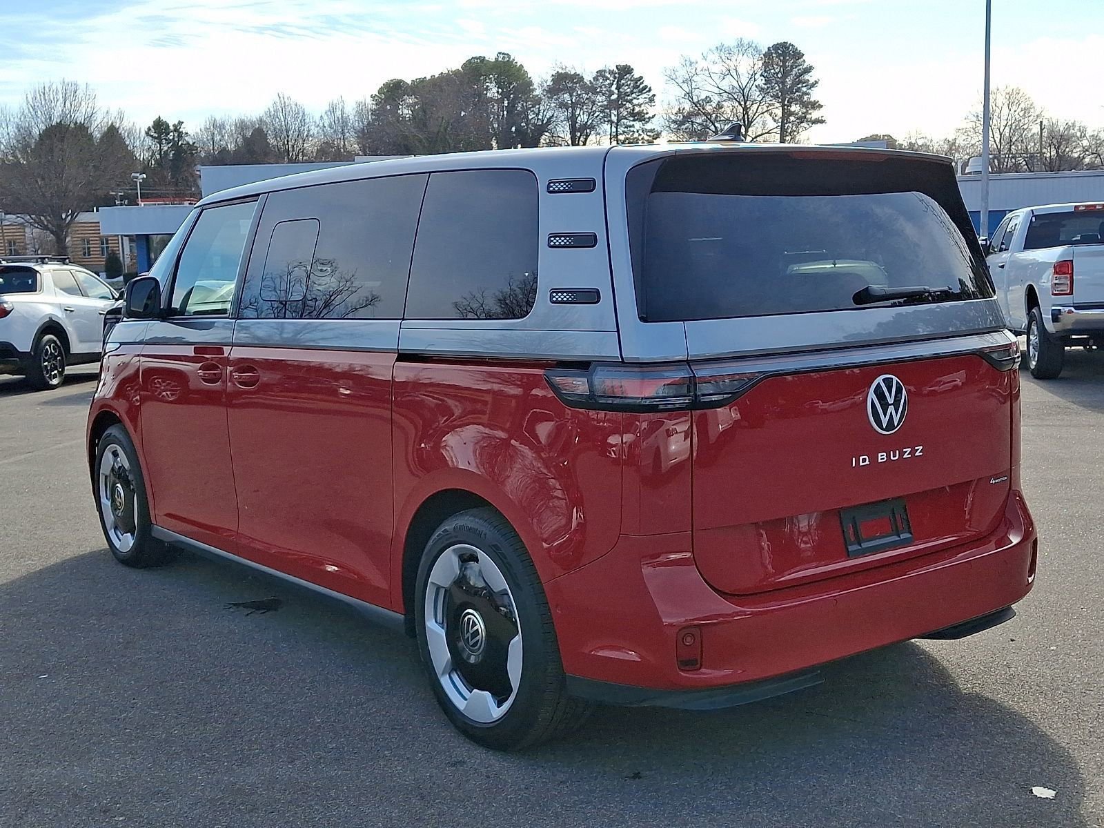 Used 2025 Volkswagen ID. Buzz Pro S Plus image 4