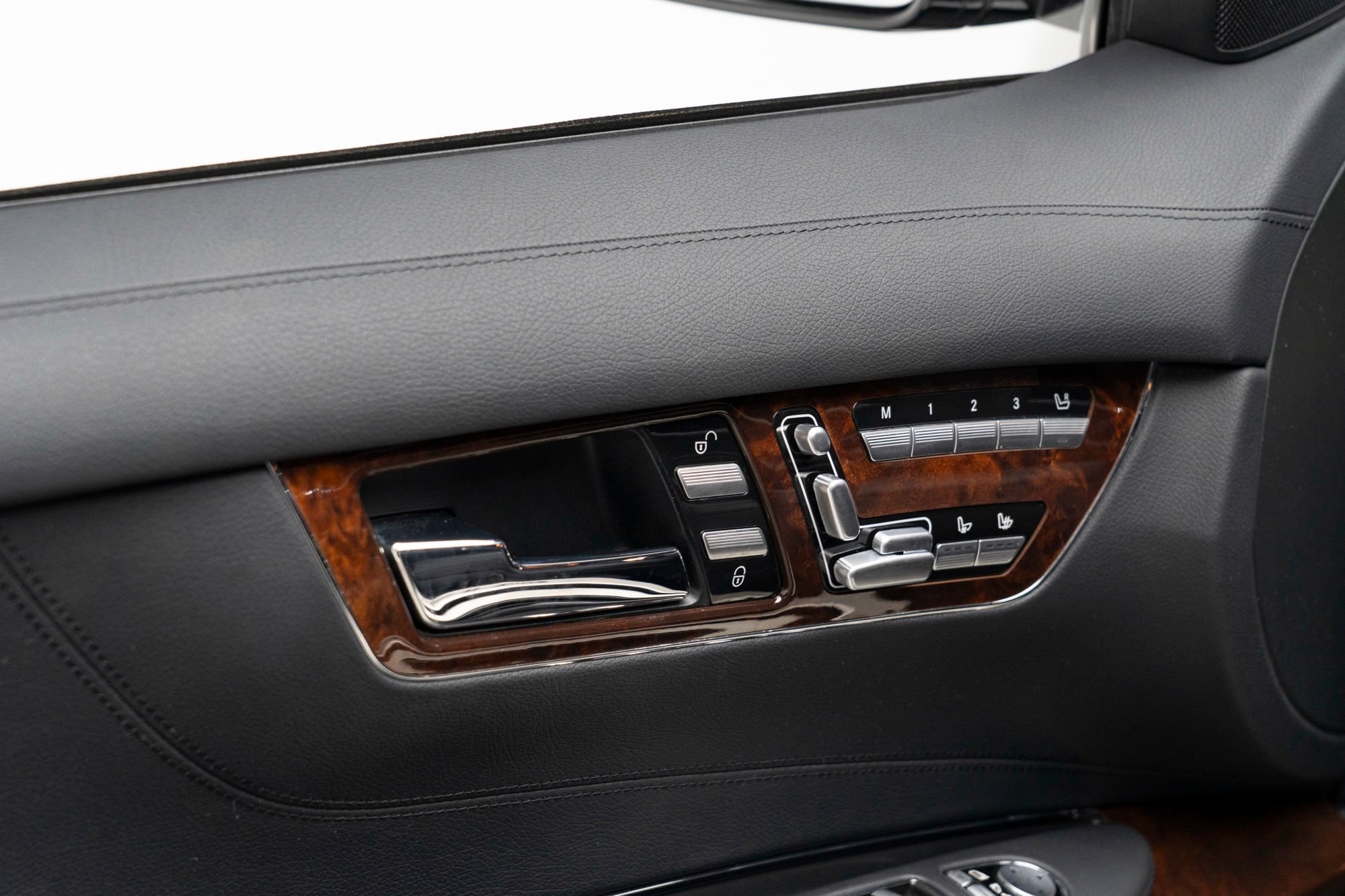 Used 2012 Mercedes-Benz CL 63 AMG image 19