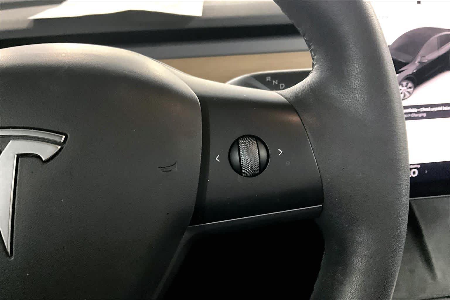 Used 2023 Tesla Model Y AWD image 24