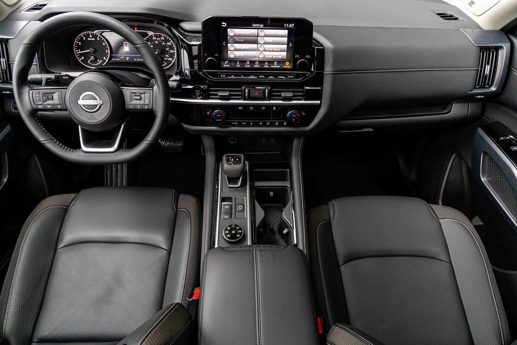 Certified 2025 Nissan Pathfinder SL w/ SL Premium Package image 21