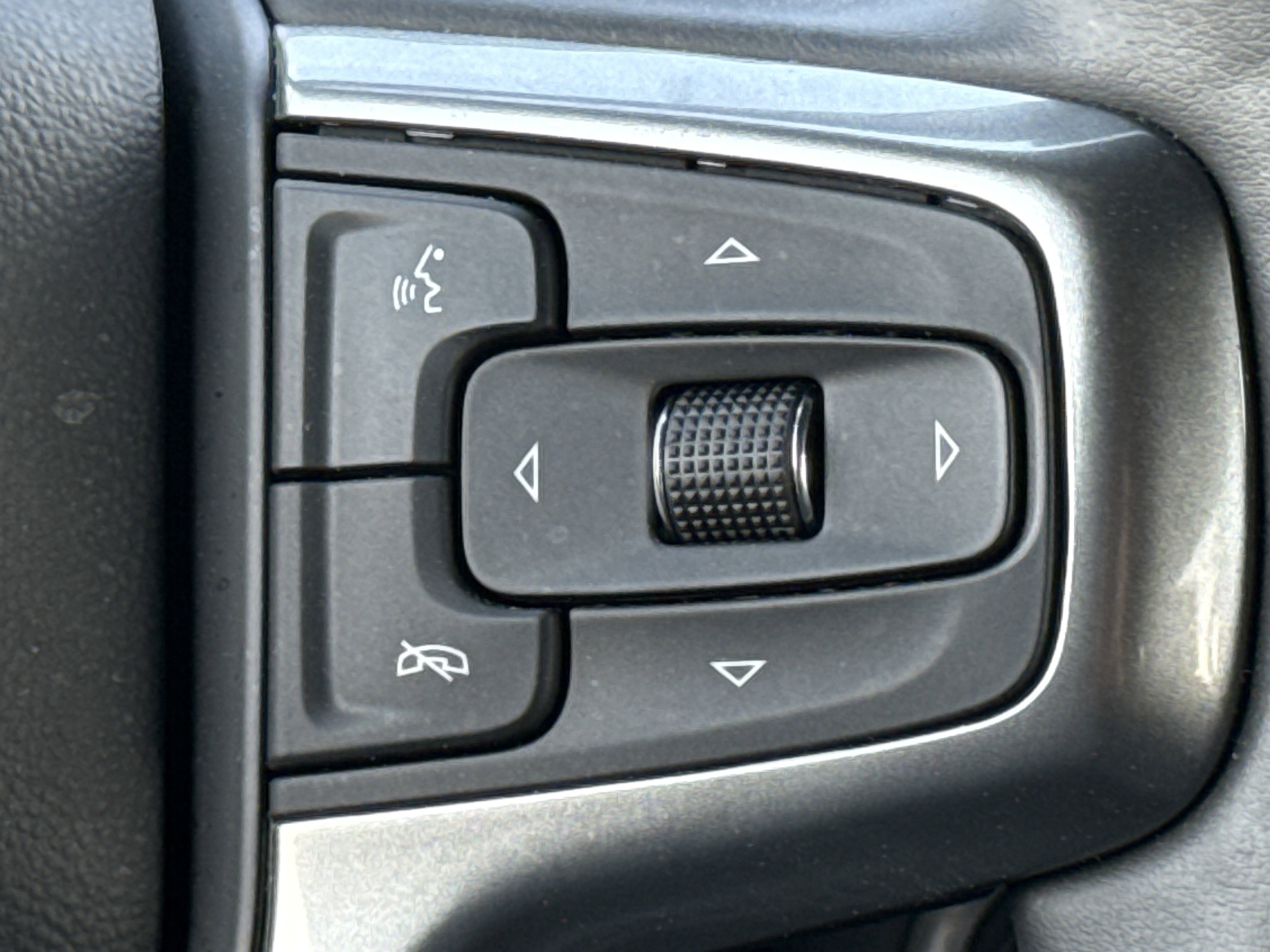 Used 2024 Chevrolet Tahoe Z71 w/ Z71 Off-Road Package image 20