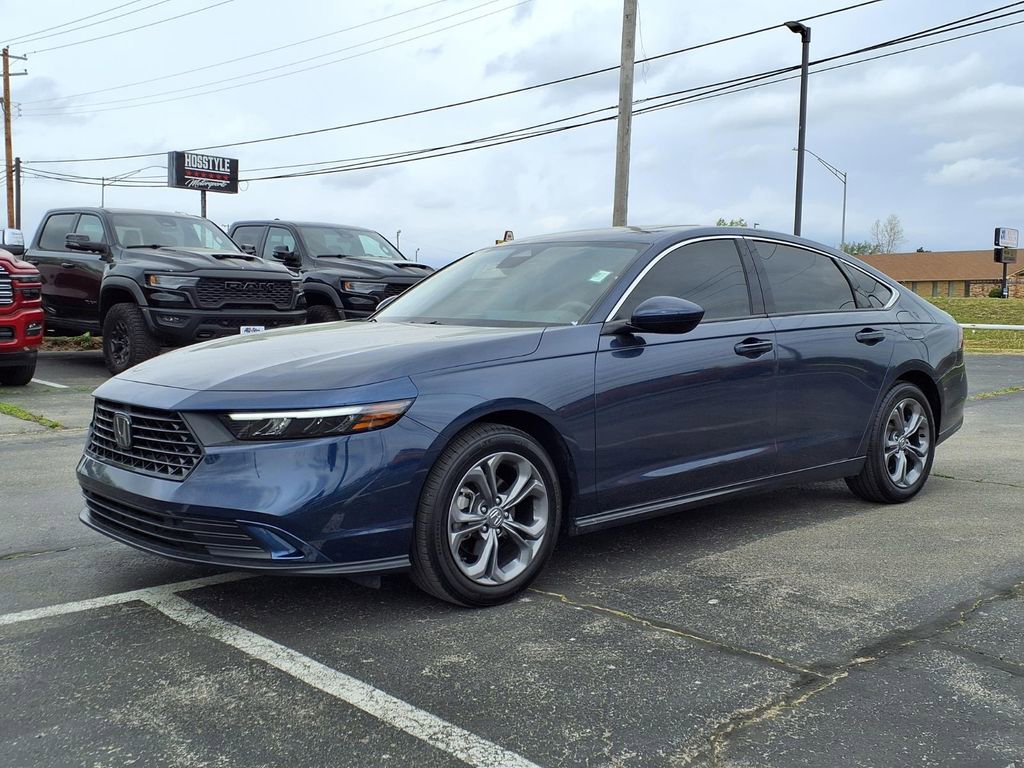 Used 2024 Honda Accord EX image 3